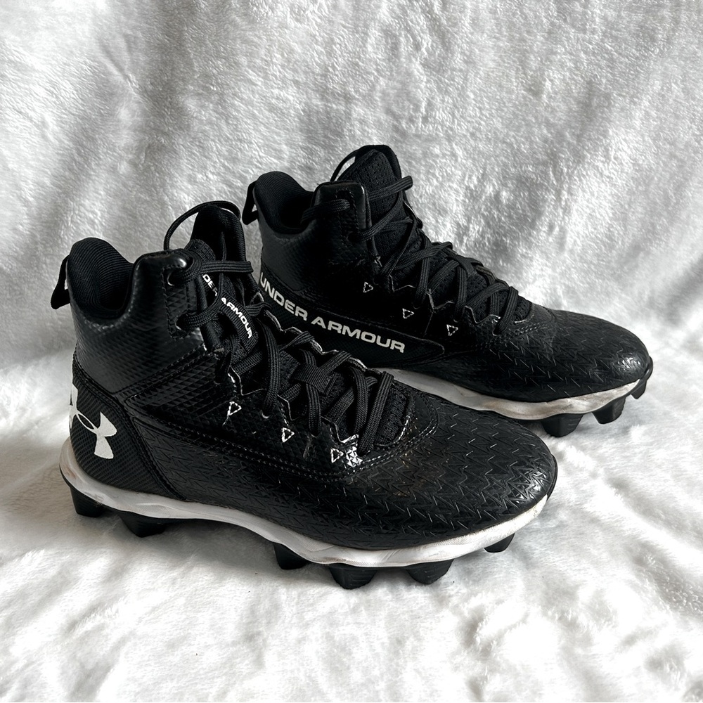Under Armour Mid-Cleats